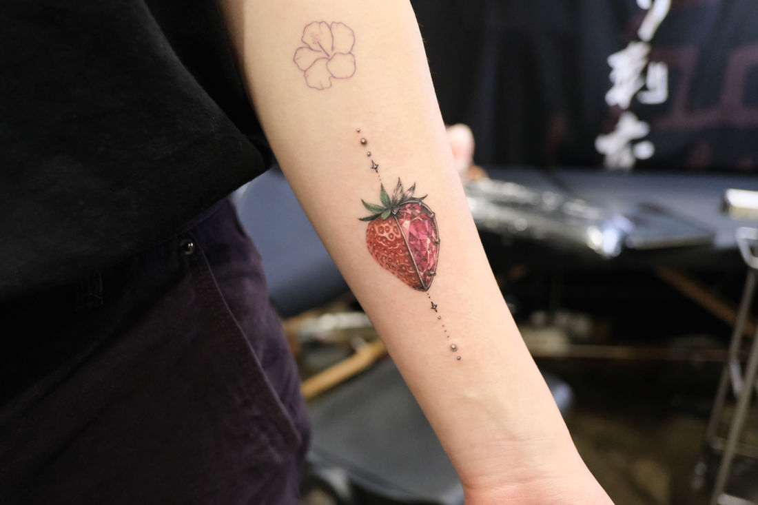 Jewelry fine tattoo