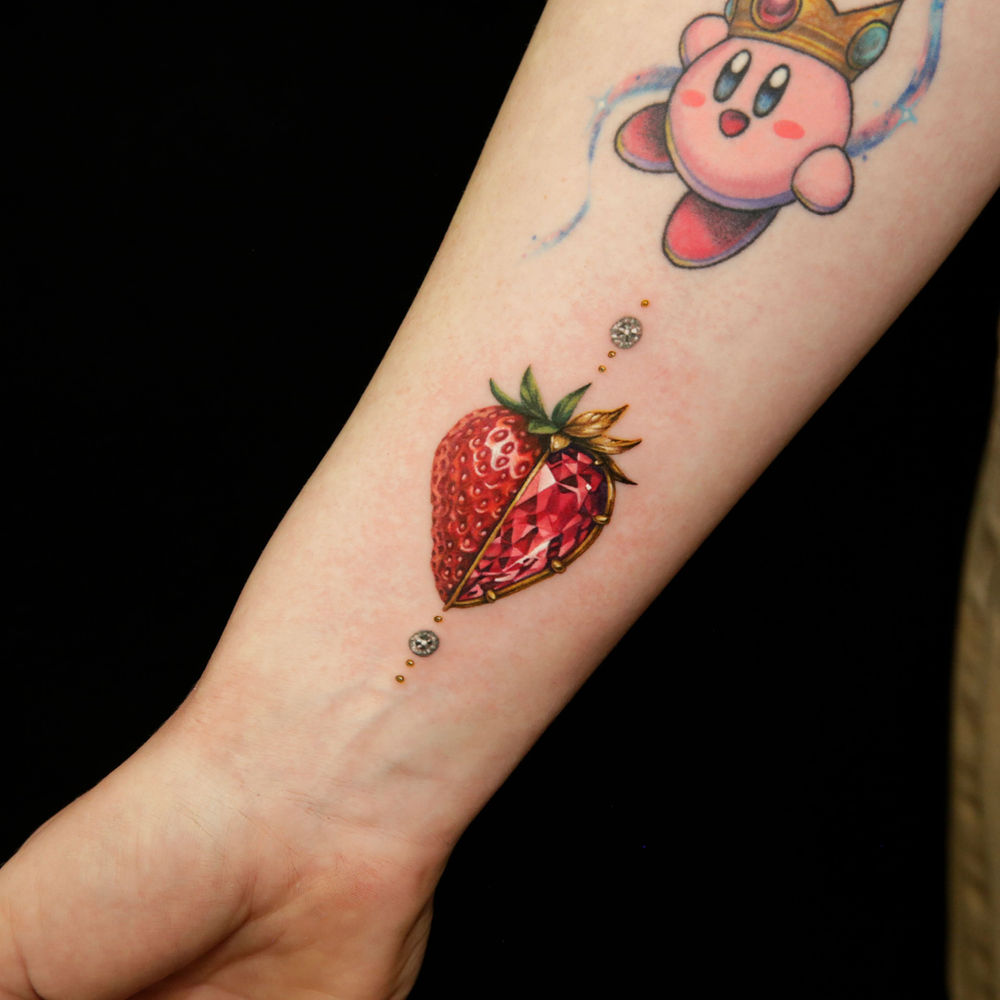 Jewelry style tattoo